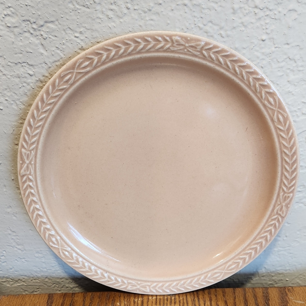 VINTAGE LAURELLA UNIVERSAL POTTERY DINNER PLATE